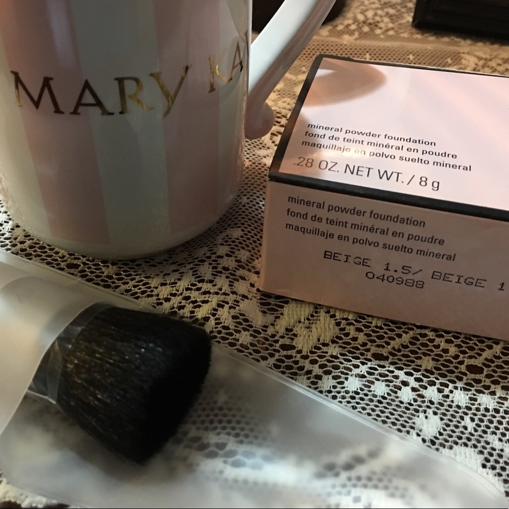 ⬇️Mary Kay Mineral Powder Foundation Beige 1.5