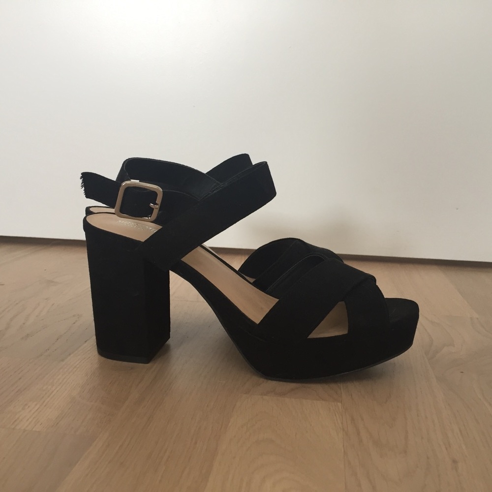 SALE!! Mossimo Platform Heels