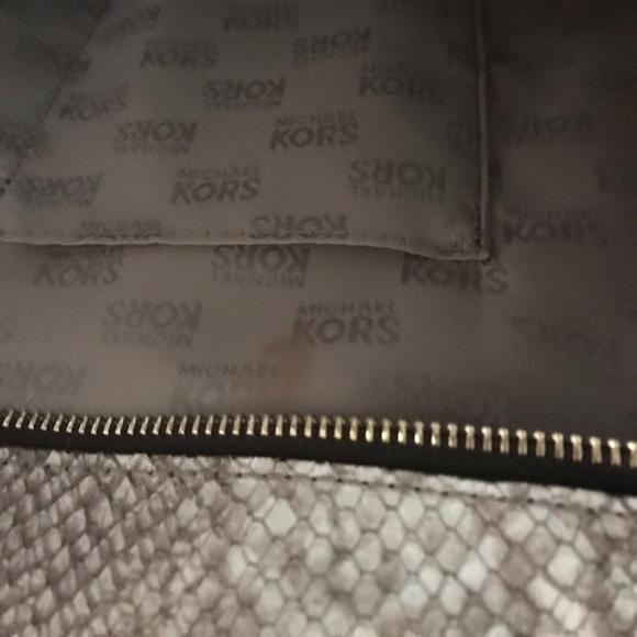❌SOLD❌ Rare Michael Kors Snake Skin Print Bag - Picture 4 of 5