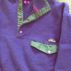 NAVY & GREEN VINTAGE OVERSIZED PATAGONIA FLEECE