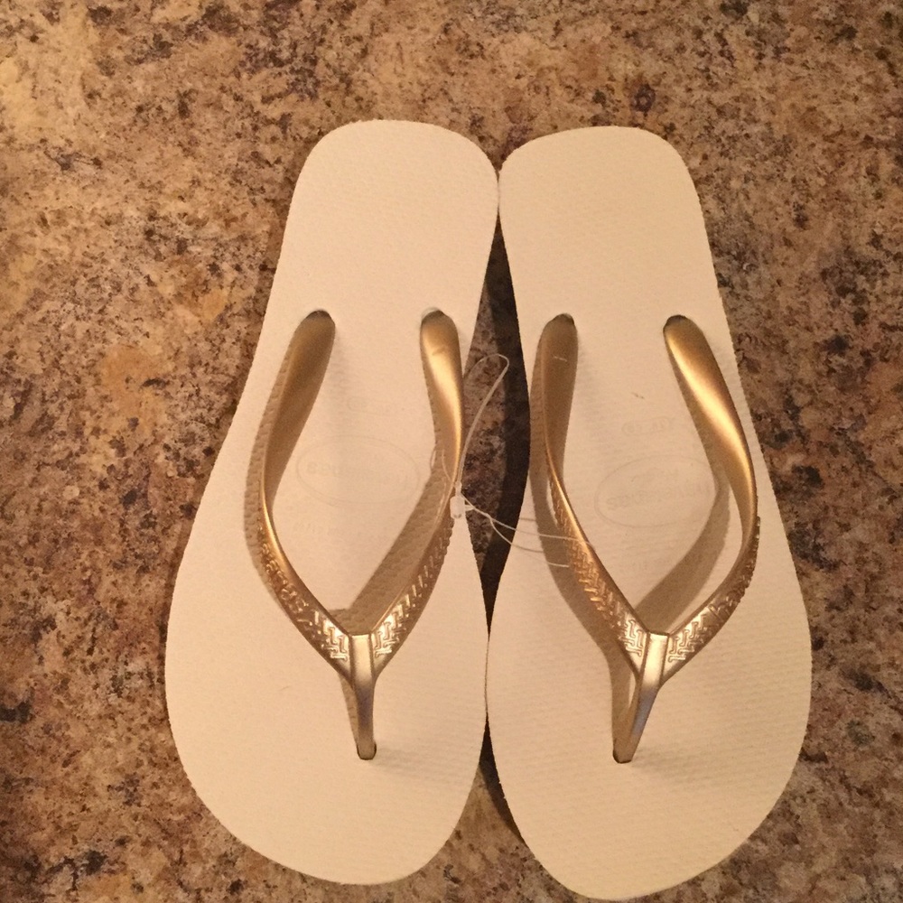 NWOT Havianas High Flops