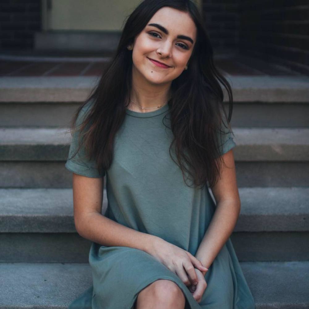 Meet your Posher, Emily