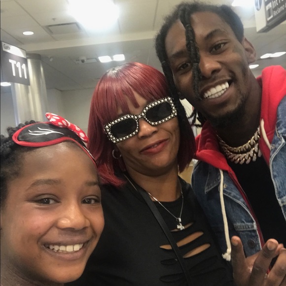 Meet your Posher, Stephanie - Picture 6 of 7