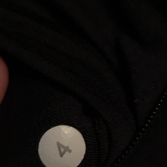 Lululemon jacket size 4. Great condition - Picture 2 of 3