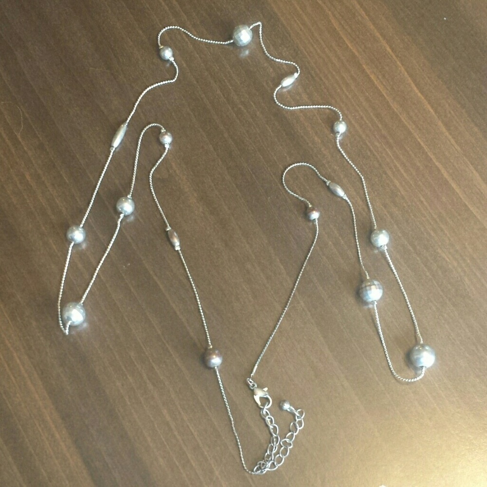 Long necklace silver metallic