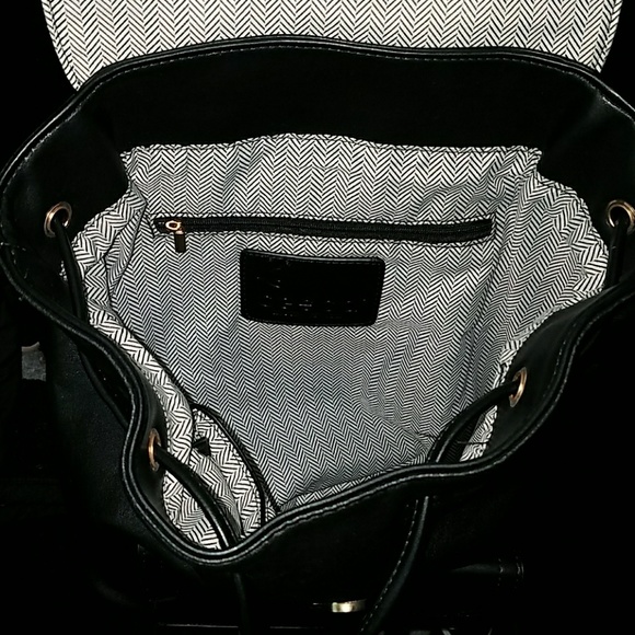 Backpack - Picture 2 of 3