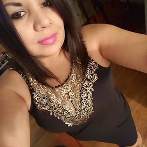 Meet your Posher, Isela