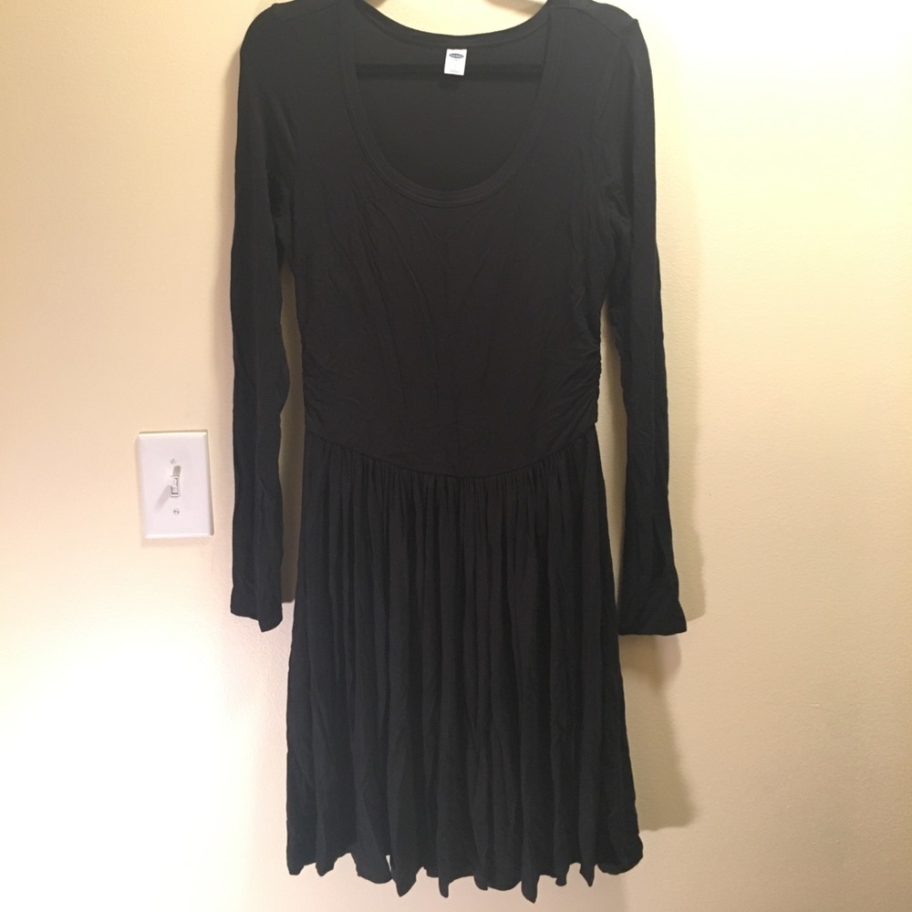 Old Navy black long sleeved dress