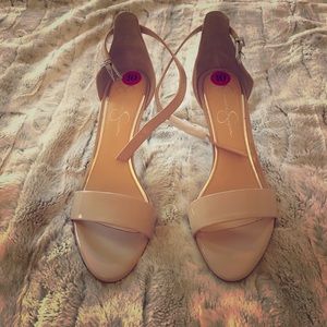Jessica Simpson nude heels size 10