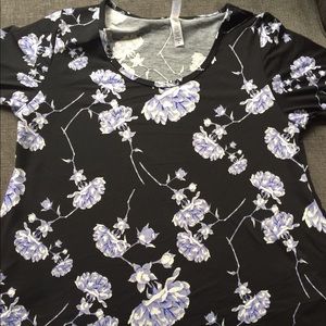 Medium Black Floral LulaRoe Perfect Tee