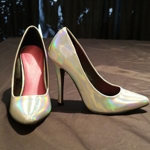 HOLOGRAM Forever 21 pointed toe high heels