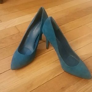 Teal pumps
