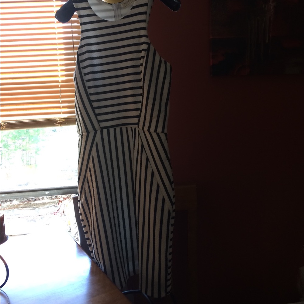 Beautiful dress fits amazingly