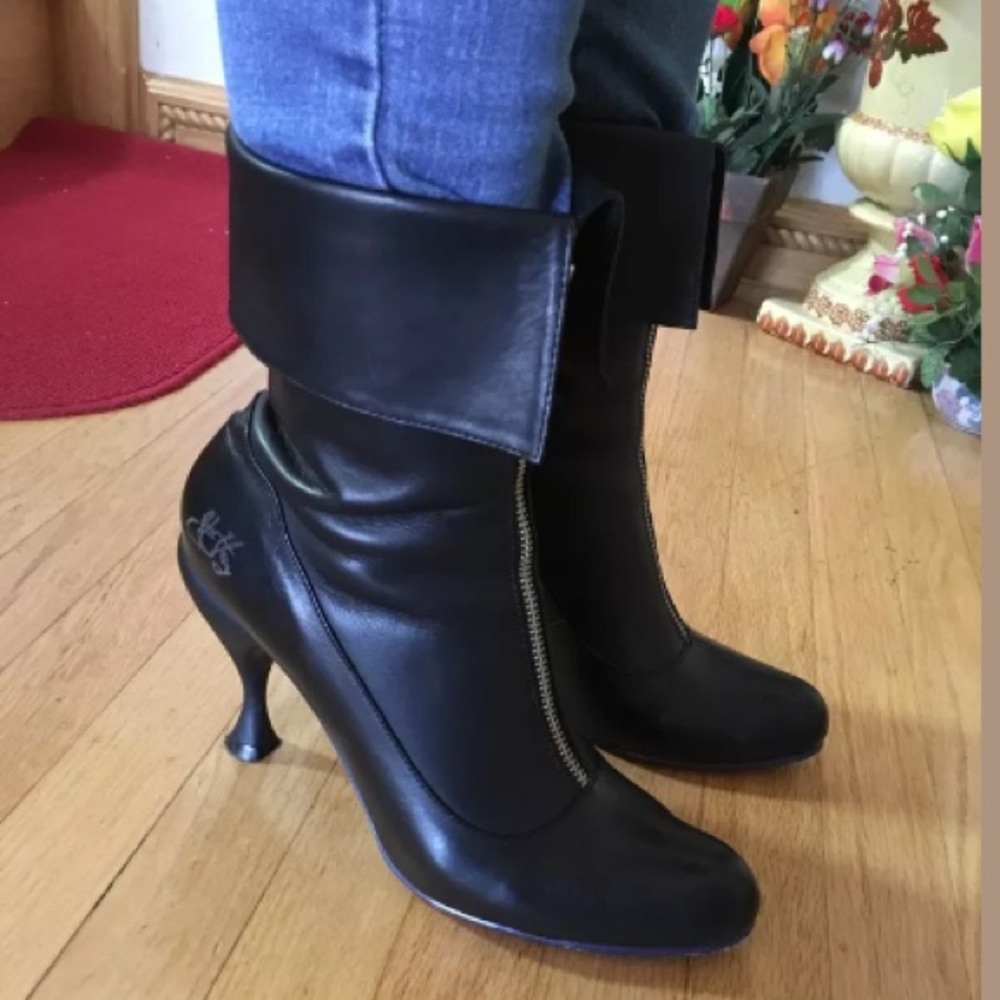 John Fluevog mid ankle black boots Sz 9.5