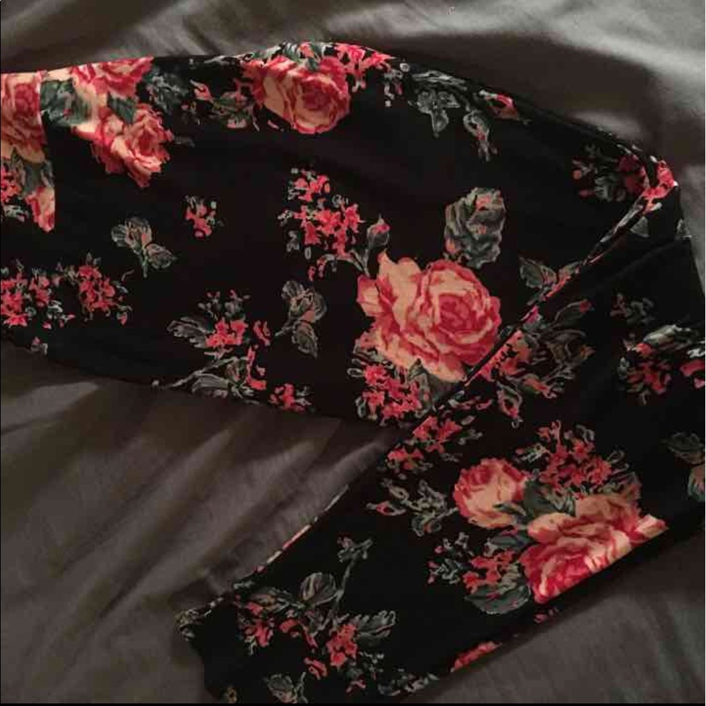 Lularoe TC Floral Roses Leggings