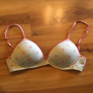 Wireless t-shirt bra