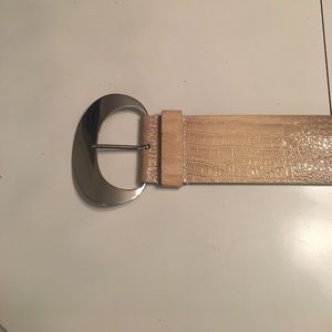 White House Black Market taupe Belt