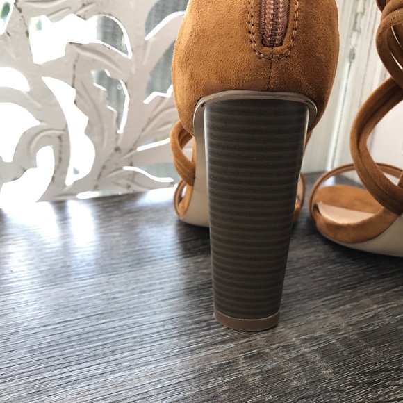 Camel Front Cross Straps High Heels - Picture 4 of 7