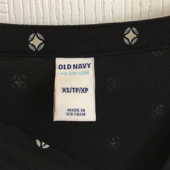 Black V Neck Dimond print shirt - Picture 2 of 4