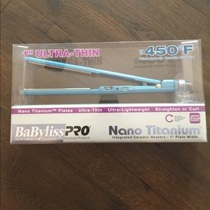 Brand new never opened babyliss flat iron 1"
