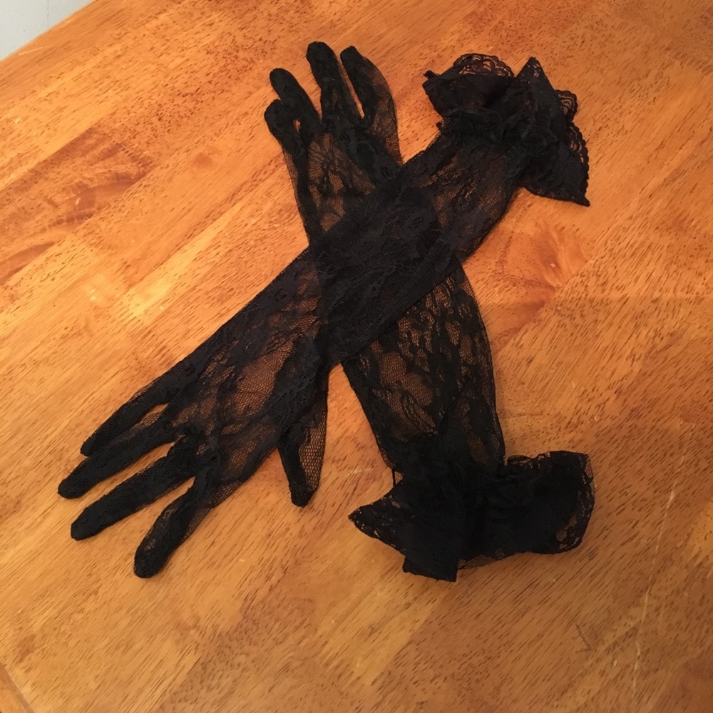 Black Lace Gloves