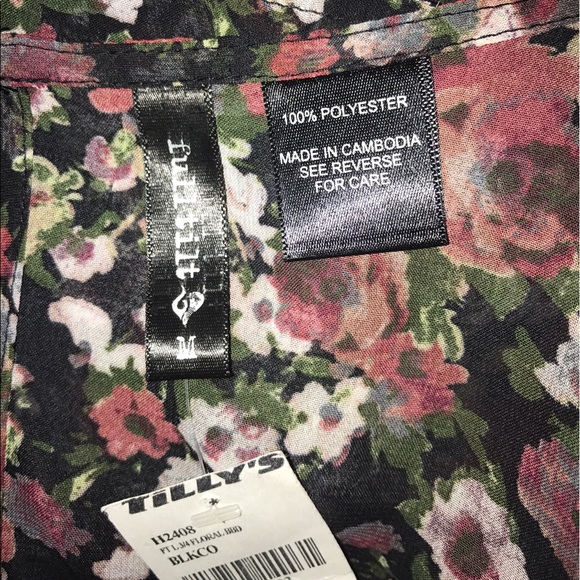 Cute sheer hi-low blouse - Picture 3 of 4