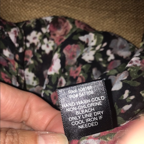 Cute sheer hi-low blouse - Picture 4 of 4