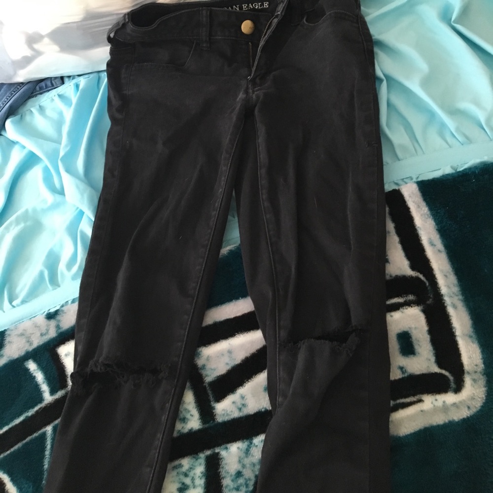 Cute stylish black ripped jeans!
