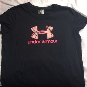 Under Armour t- shirt
