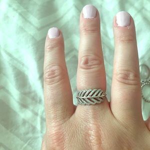 Pandora feather ring