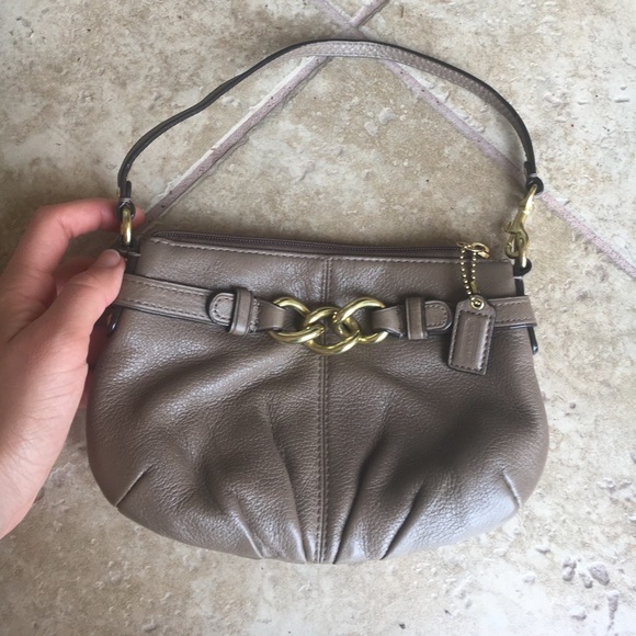 Coach Gold leather clutch - Picture 3 of 5