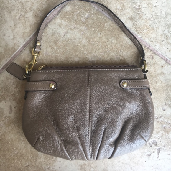 Coach Gold leather clutch - Picture 4 of 5