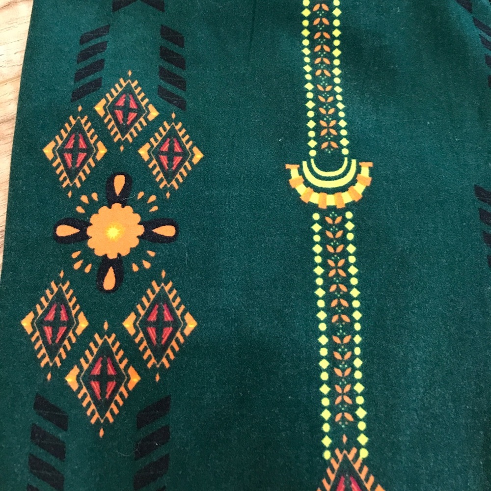 Like New Lularoe OS Leggings - Picture 2 of 3