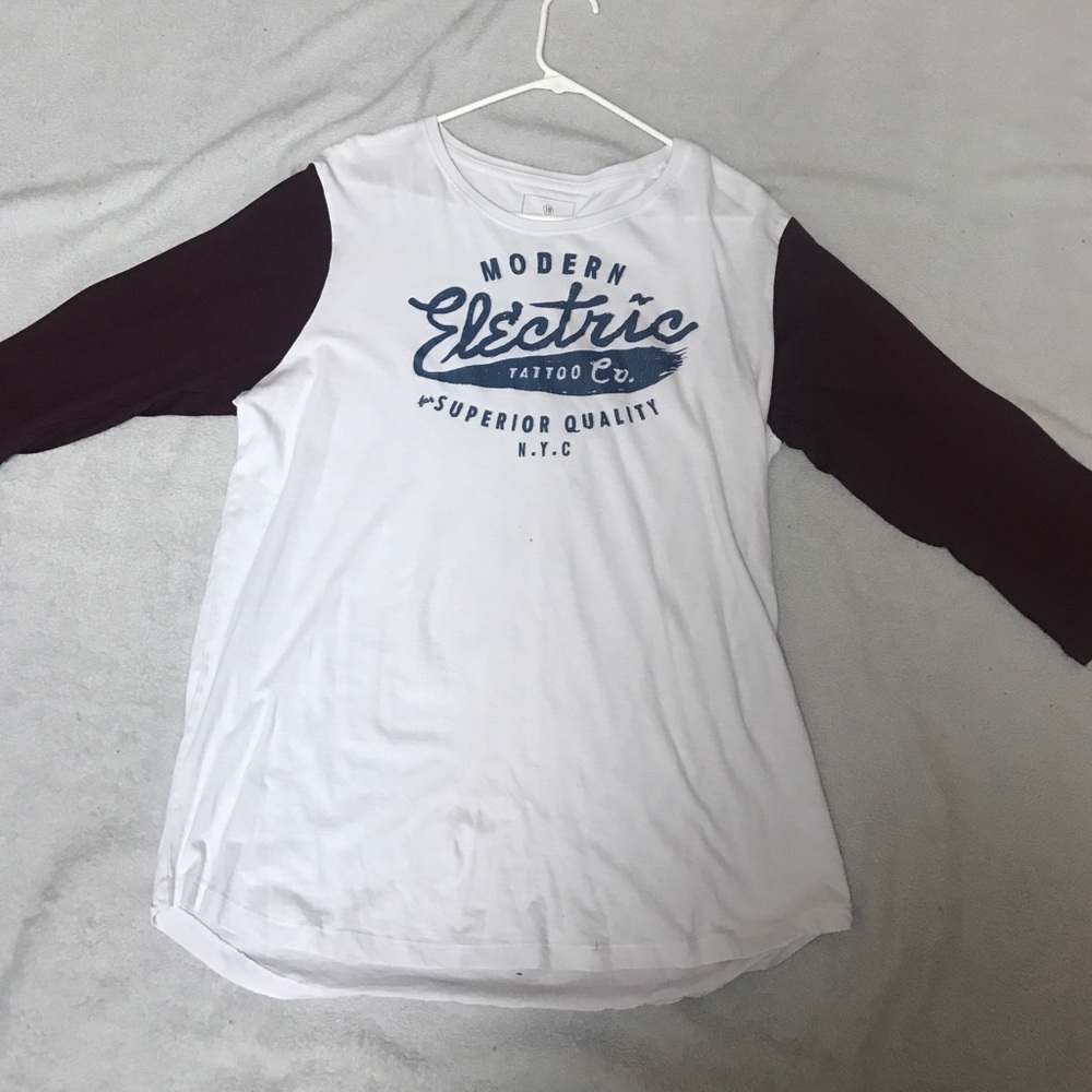 White and maroon 3/4 sleeve baseball tee.