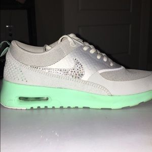 Swarovski crystal nike Thea