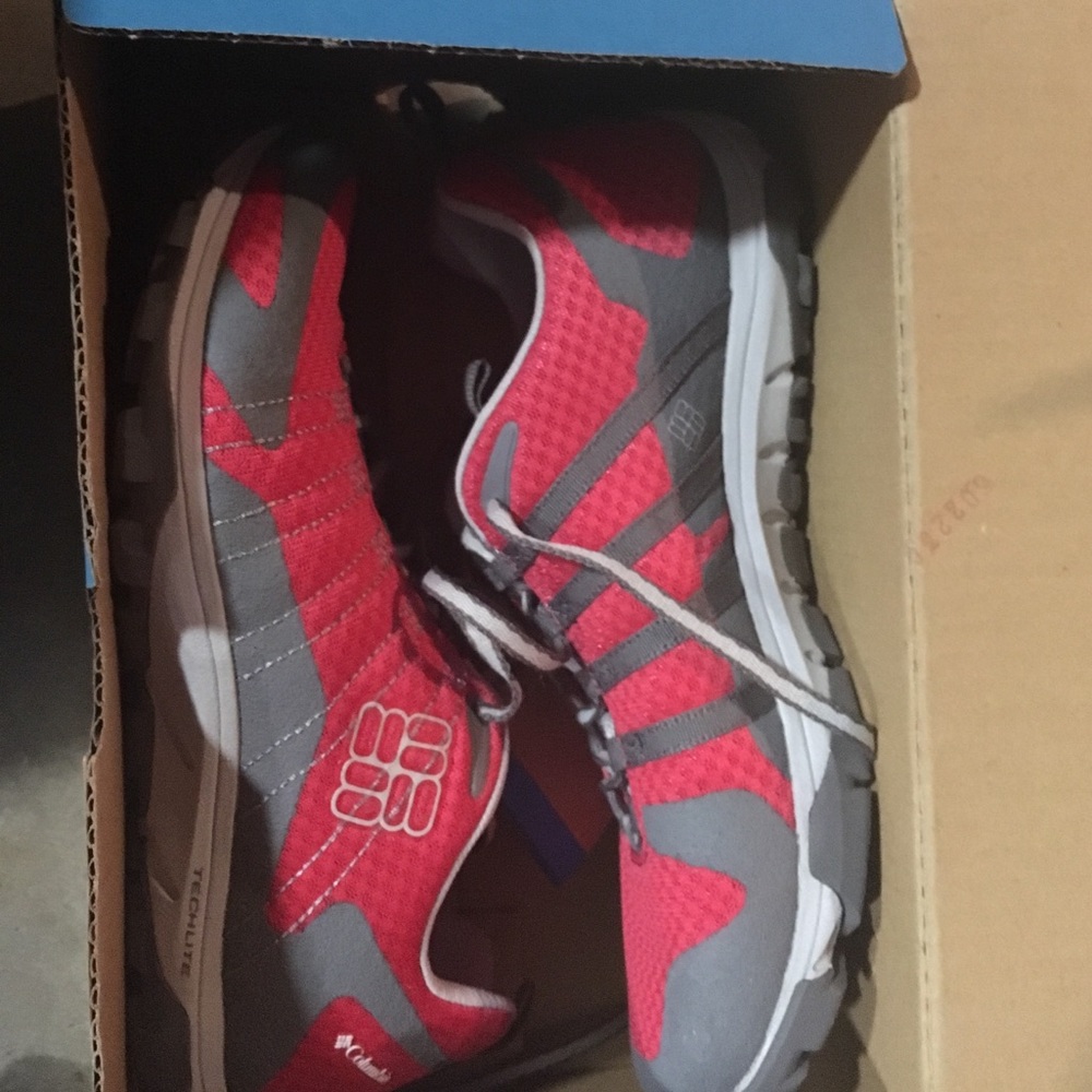 NIB Columbia running shoes