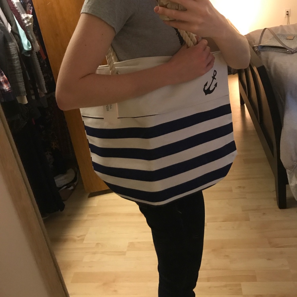 ❌SOLD❌Beach tote - Picture 3 of 3