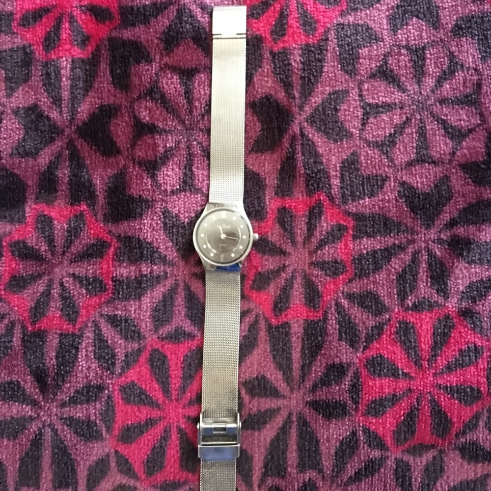 Skateboard watch, gently used, needs battery