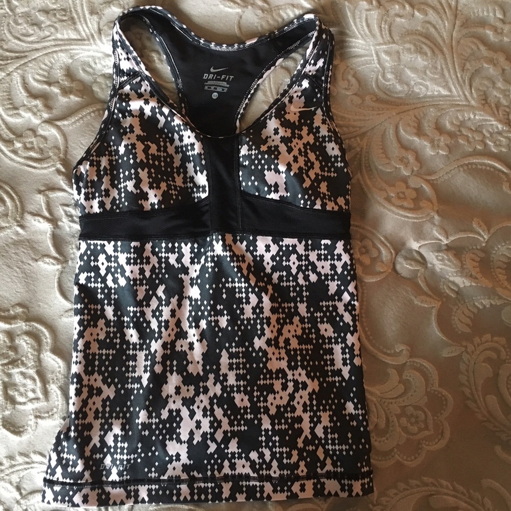Nike dri-fit top