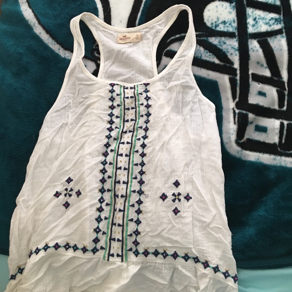 Super cute hollister top