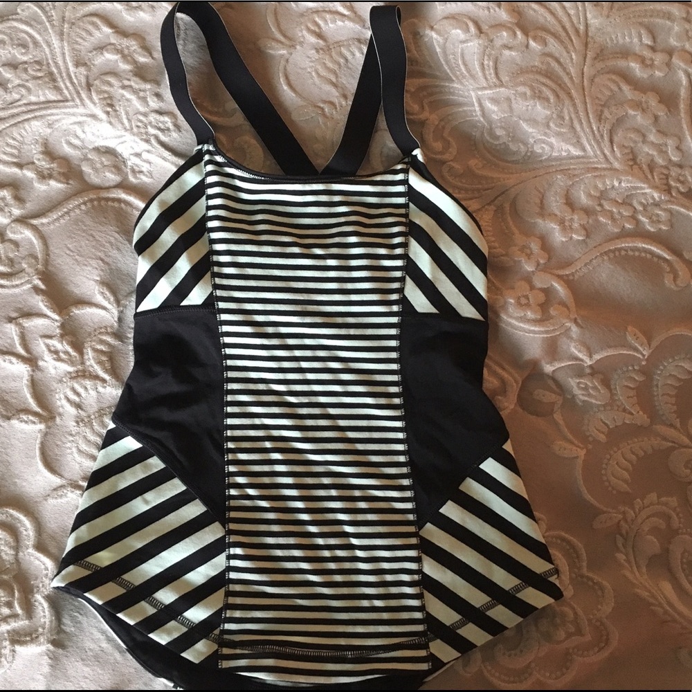 Lululemon top