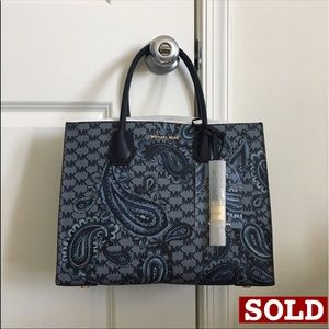 Michael Kors Mercer Large Navy Paisley