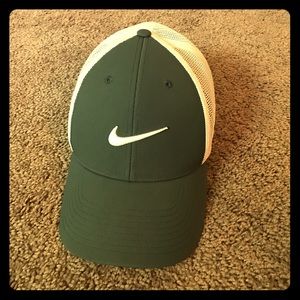 Nike RZN Gray/White Golf Hat Dri-Fit