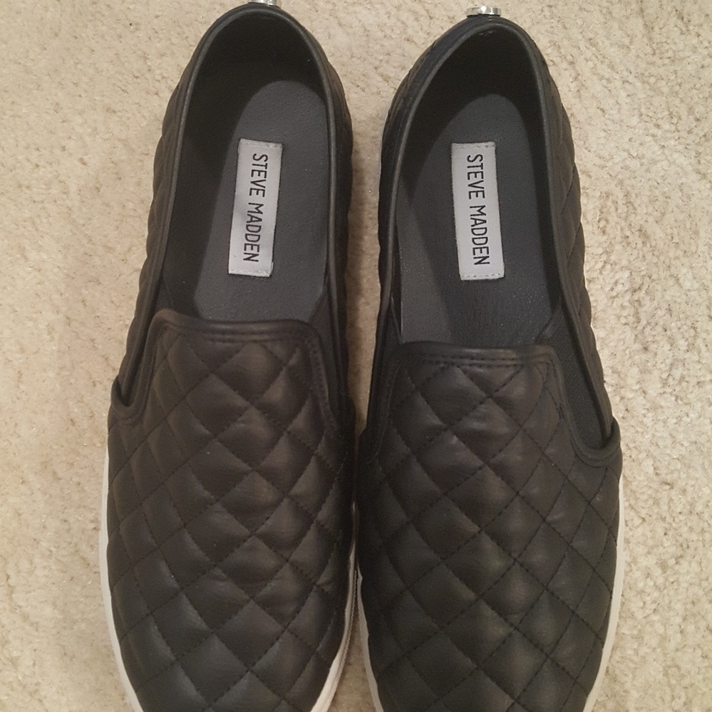 Steve Madden slip ons