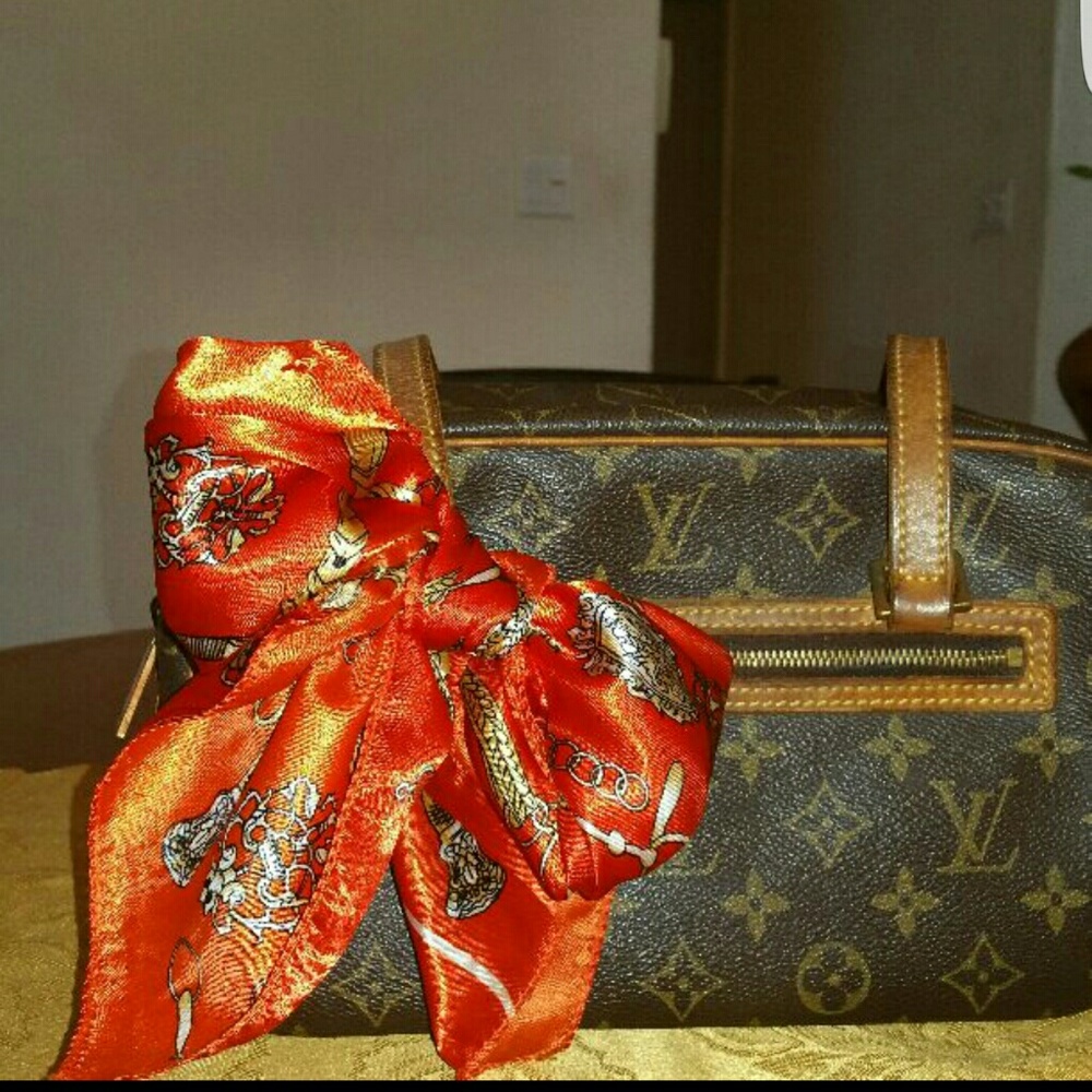 Authentic Louis Vuitton Cite