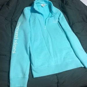 Vineyard Vines sweatshirt