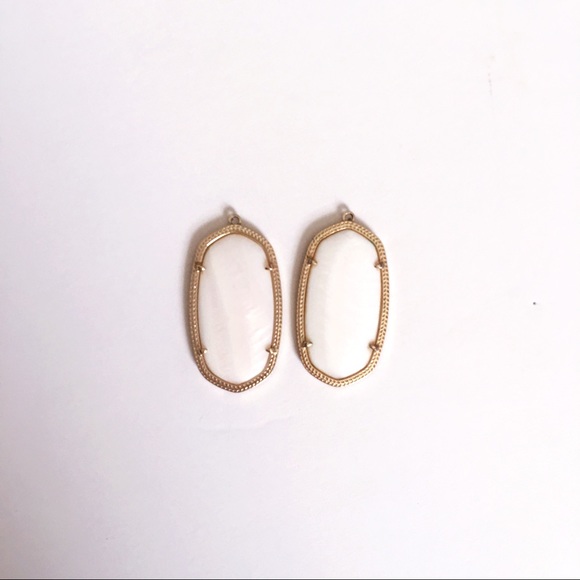 Kendra Scott Jewelry - Kendra Scott Danielle Gold Earring in White Pearl