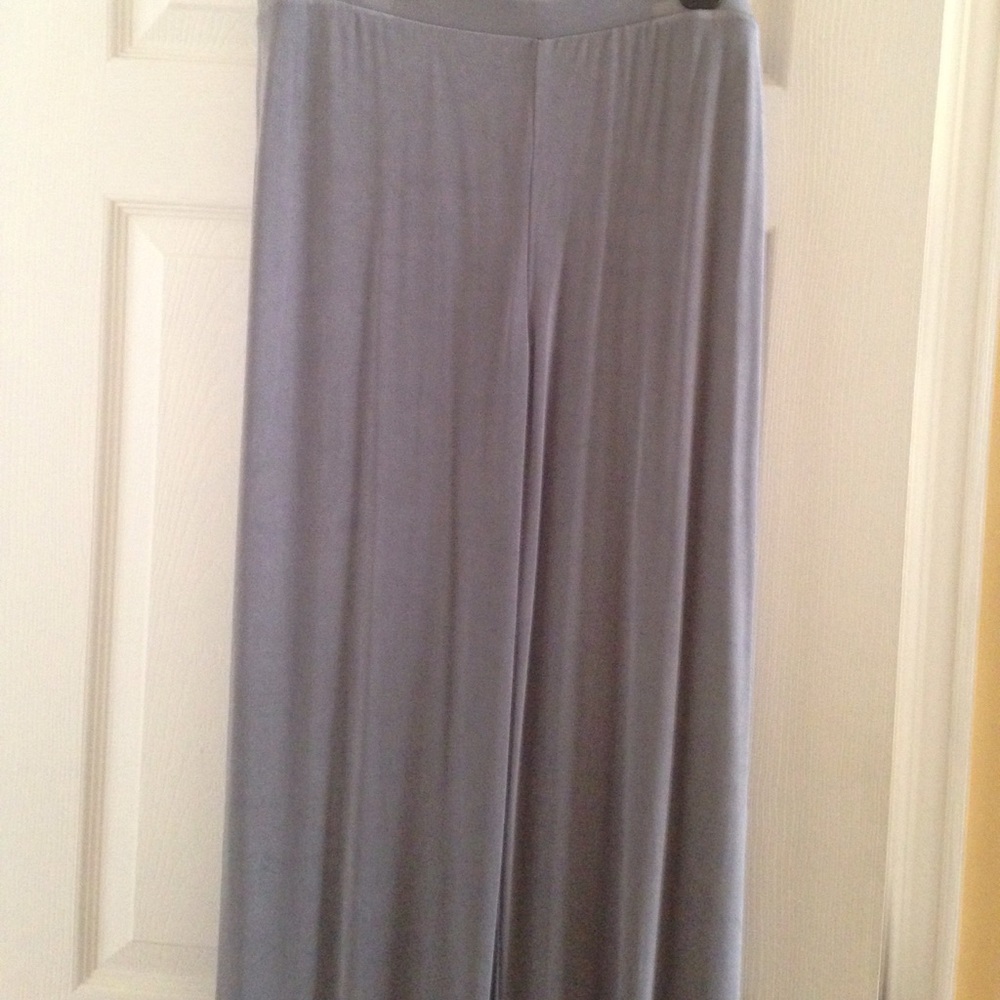 Chico's Travelers Size 2 Grey pants