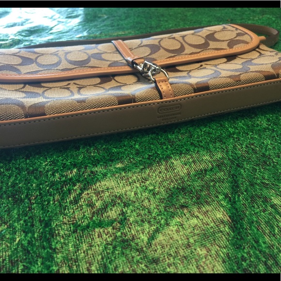Coach Signature Clutch - Picture 5 of 5