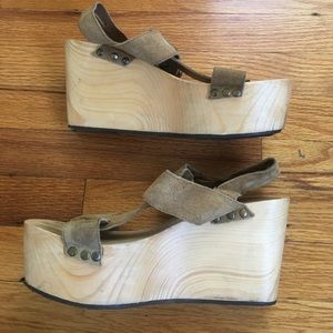 Platform suede wooden clogs